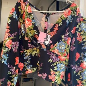 NWT Vixen Bawdy Cropped Blouse